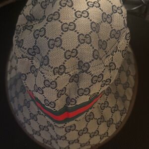 Guvvi Bucket hat